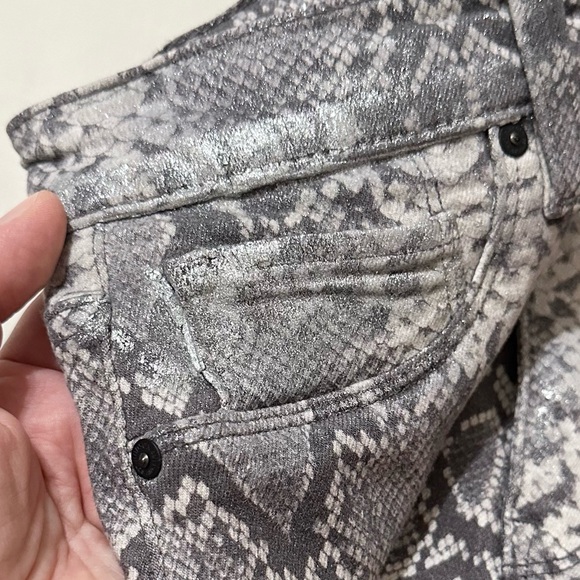 Hudson Barbara Super Skinny Gray/White Python Snakeskin Silver Coated Jeans - 28 - Picture 13 of 17